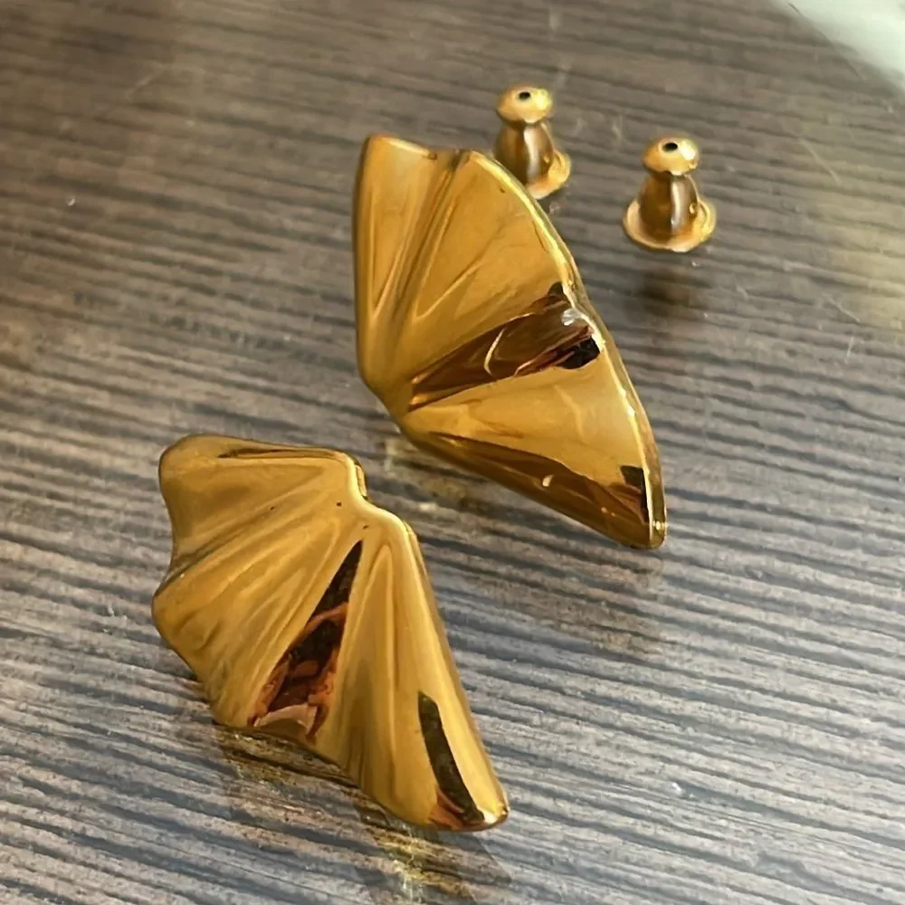Vintage Monet Gold-tone Ruffled Fan Shaped Post Earrings